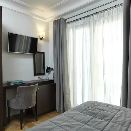 Acropolis Hill 3*